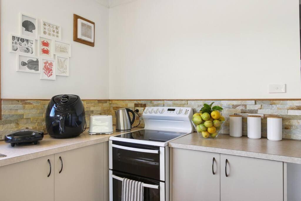 Fairview Lakeside Cottage Metung Buitenkant foto